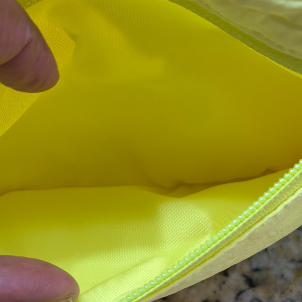 Lululemon Everywhere Belt Bag 1L Neon Electric Lemon Yellow Waist Pack Bag - Picture 11 of 13